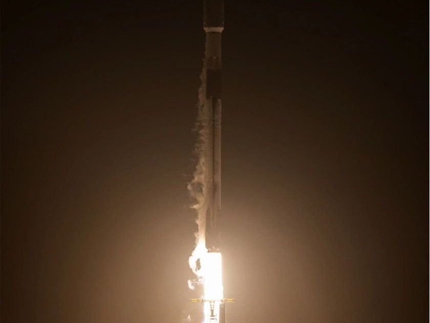 Alba Flight 9 lifting off on Falcon 9 Block 5